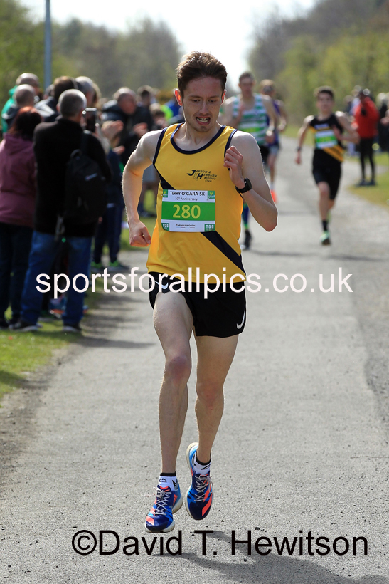 The  2022 Terry O'Gara 5k Road Race, Wallsend.  Photo: David T. Hewitson/Sports for All Pics